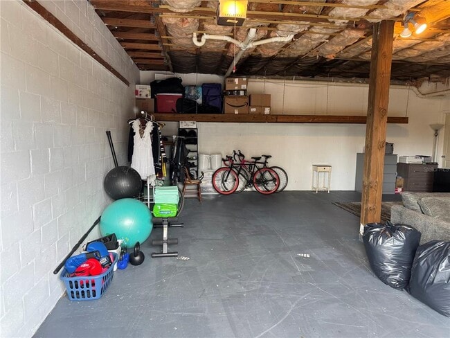 Building Photo - 3063 St Clair Ave