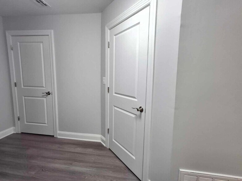 Building Photo - 123 Northampton Dr