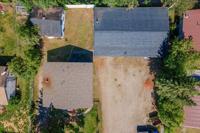 Building Photo - 812 Andrew St
