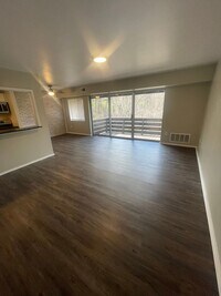 Building Photo - Recently Renovated 2 Bed, 1 Bath Condo for Lease NOW!