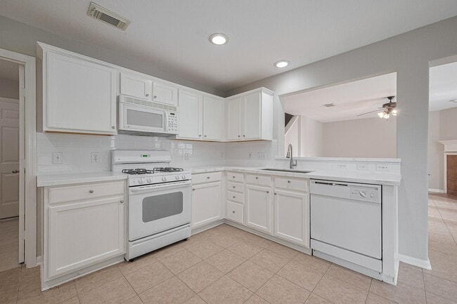 Building Photo - 9714 Angleside Ln