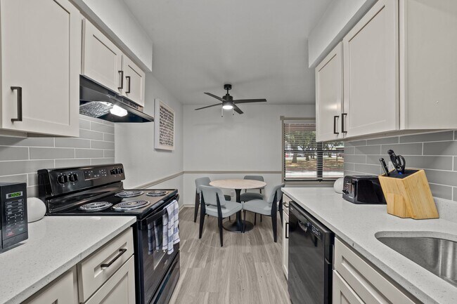 Building Photo - 1301 US-287