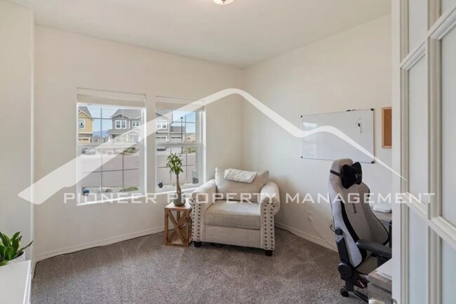 Building Photo - 8425 Mayfly Dr