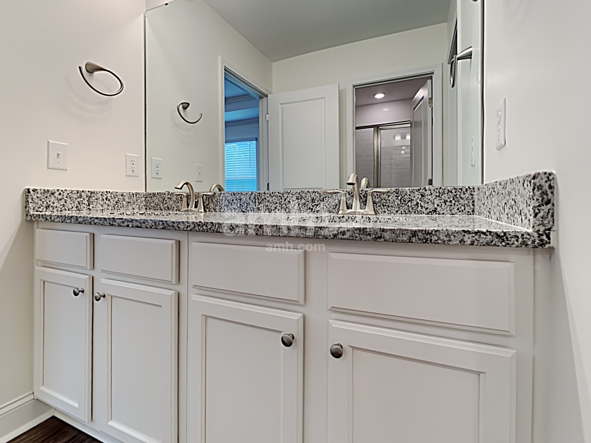 Building Photo - 281 Bering Ln
