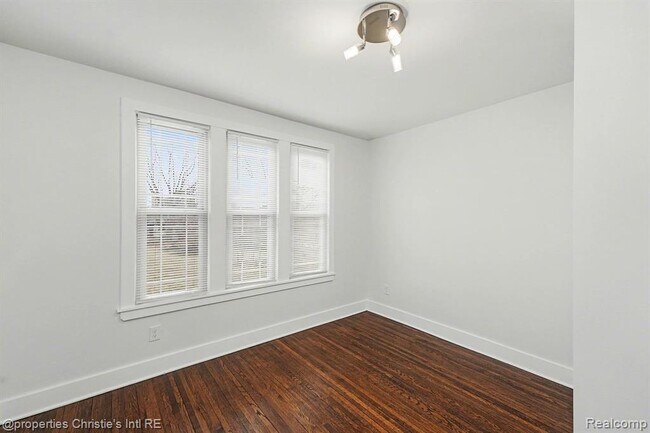 Building Photo - 1463 Baldwin St