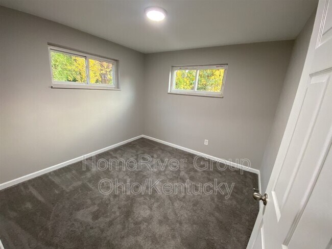 Building Photo - 2644 Knight Ave