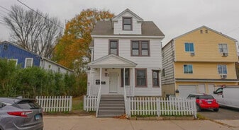 Building Photo - 105 Asylum St