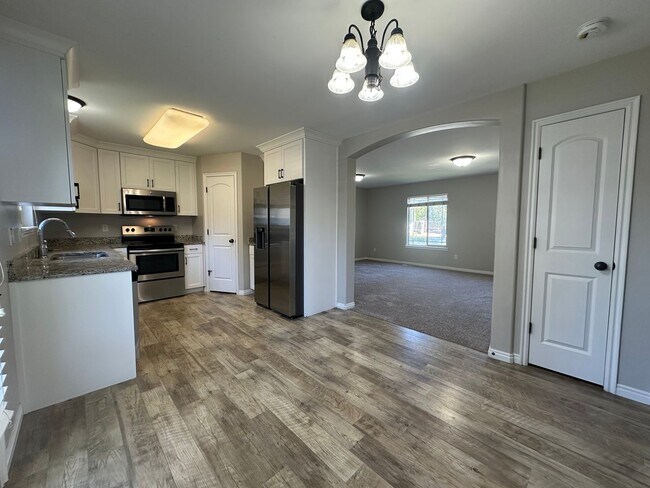 Building Photo - 3528 Newland Loop