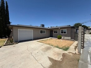 Building Photo - WoW! Newley Remodeled 3 BD 1 Ba house with a 1 Car Garage in East Bakersfield