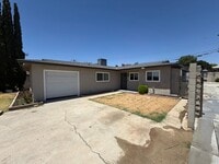 Building Photo - WoW! Newley Remodeled 3 BD 1 Ba house with a 1 Car Garage in East Bakersfield