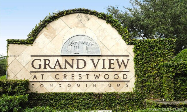 Building Photo - 1400 Crestwood Ct S