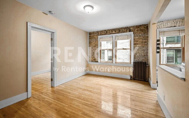 Building Photo - Available now!  1 bed, 1 bath condo