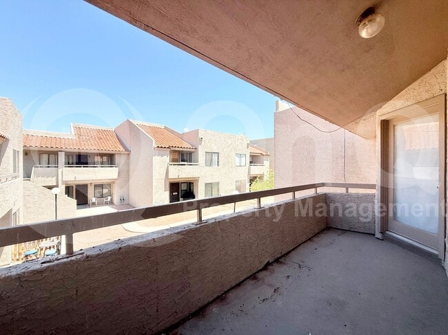 Building Photo - 11666 N 28th Dr