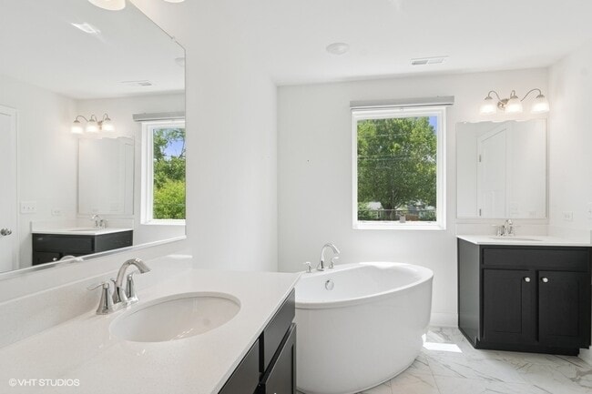 Building Photo - 2543 Geranium Way