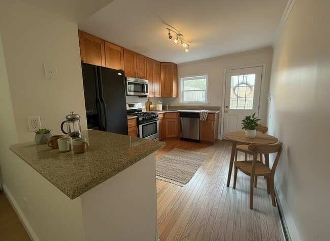 Building Photo - 2430 E Gordon St