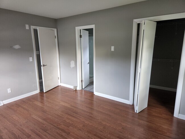 Building Photo - 220 Old County Line Rd