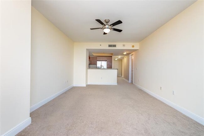 Building Photo - 2641 N Flamingo Rd