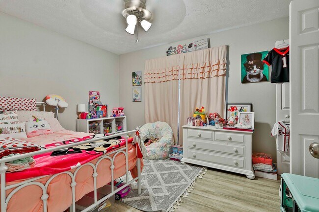 Building Photo - Renovated Peachtree City Ranch Close to Ev...