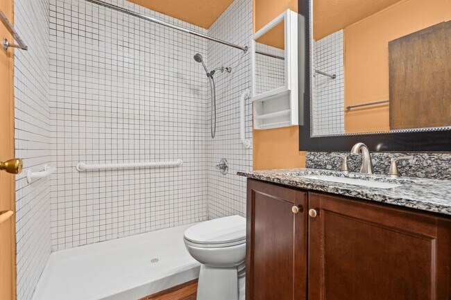 Building Photo - 253 Cowry Rd