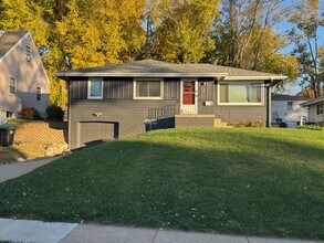 Building Photo - Bright and Spacious 3-Bedroom Home with Flexible Living Space