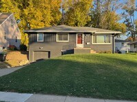 Building Photo - Bright and Spacious 3-Bedroom Home with Flexible Living Space