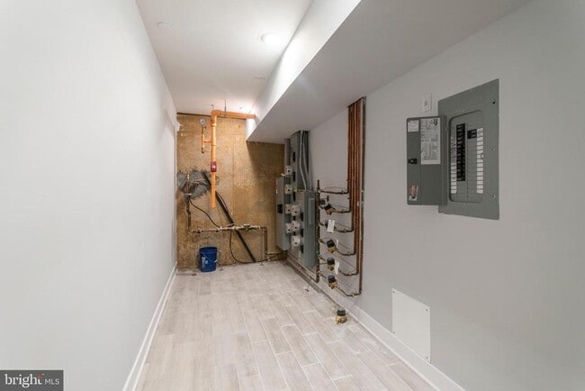 Building Photo - 814 N Uber St