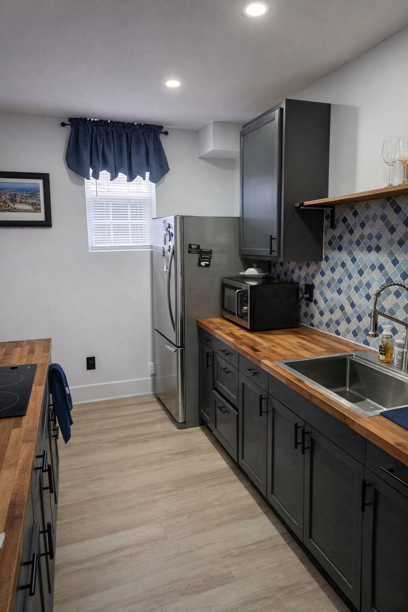 Building Photo - 11765 Glenfield Ave