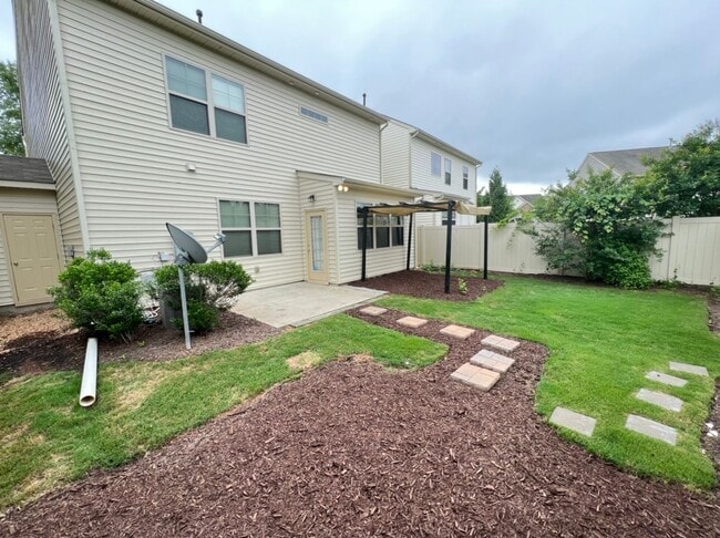 Building Photo - Gorgeous 3 bedroom home near Brier Creek and RTP!