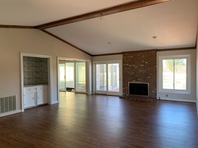 Building Photo - 132 Spyglass Dr