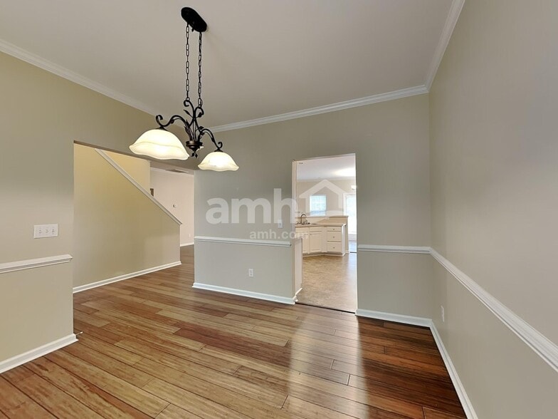 Building Photo - 635 Chadwyck Dr