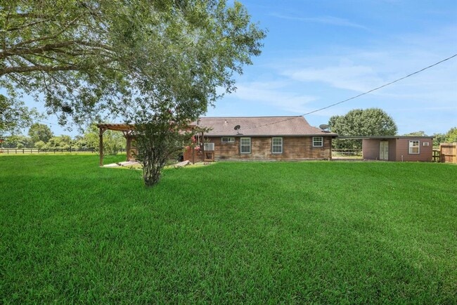 Building Photo - 36704 Broncho Rd
