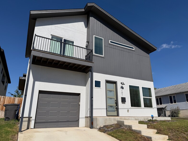 Building Photo - 343 Porter St