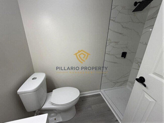 Building Photo - Freshly Renovated 4-Bedroom Home in Carmel, near Keystone and 96th St, Available NOW!