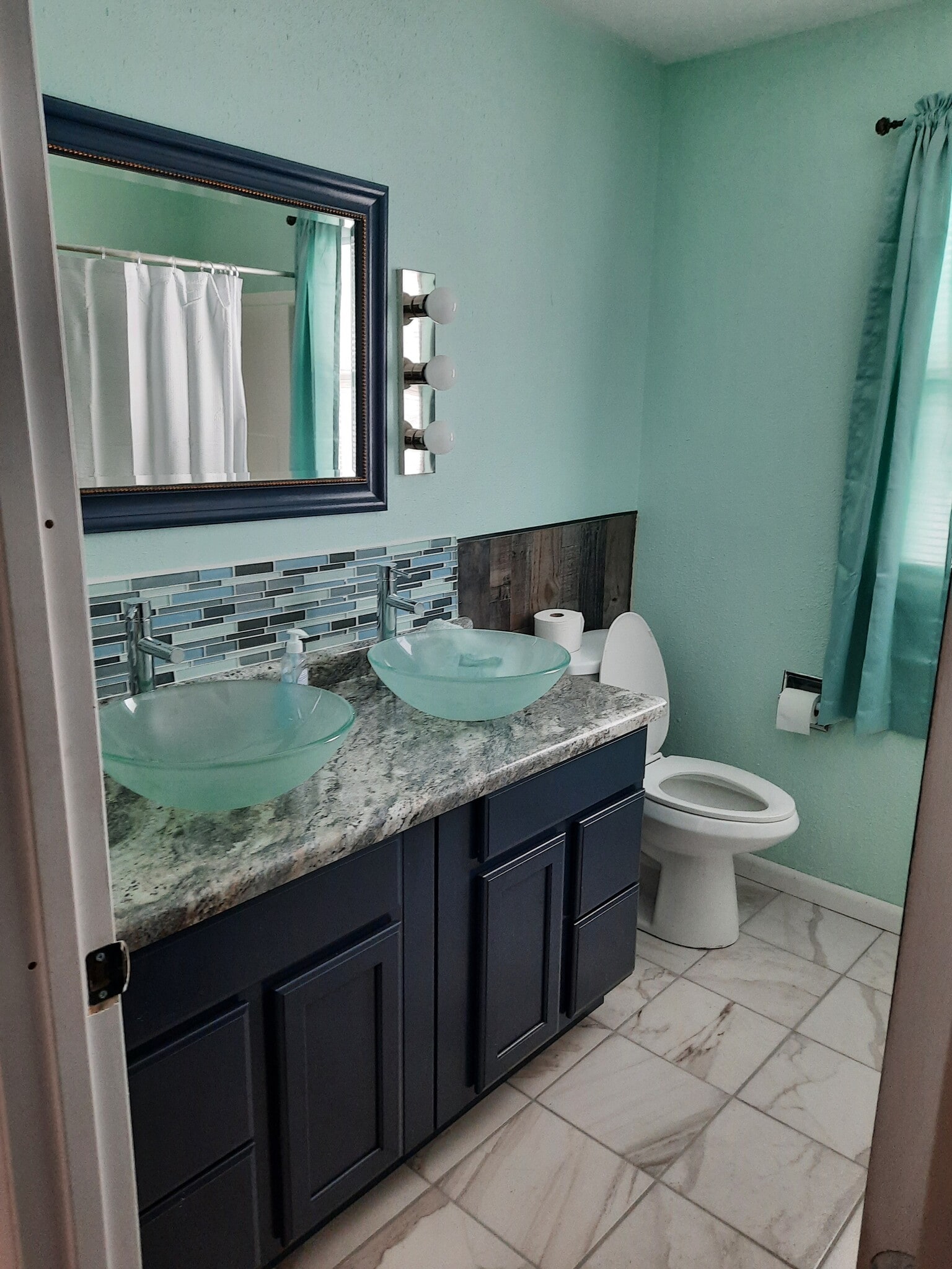 Bathroom - 40016 Linden Dr