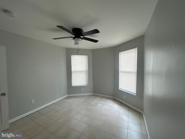 Building Photo - 531 Brinton St