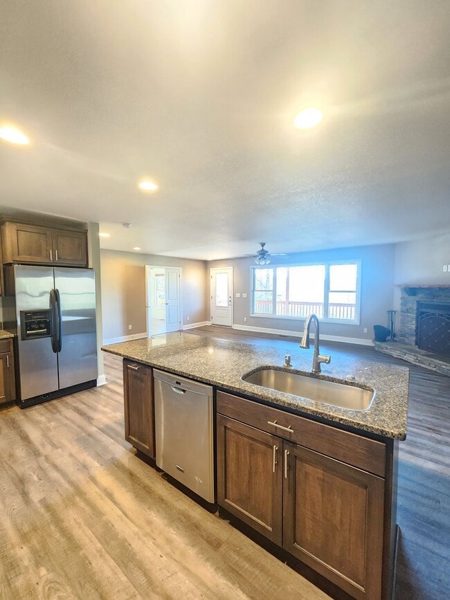 Building Photo - Well Maintained Swannanoa Rental! 2 BEDROOM/2 BATHROOM + BONUS ROOM