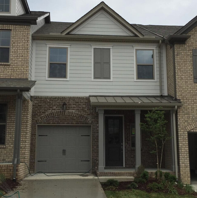 Building Photo - 1444 Channing Dr