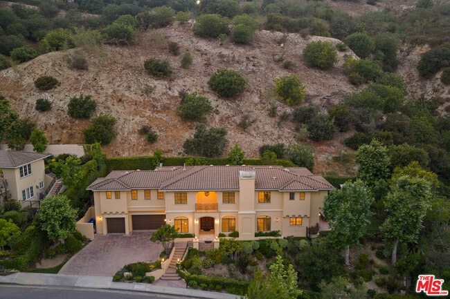 Building Photo - 3697 Benedict Canyon Ln