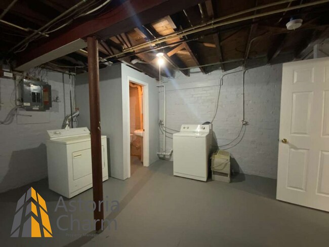 Building Photo - 3 Bedroom Home with Porch, Garage, and Finished Basement