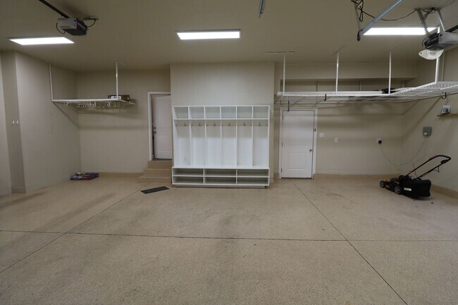 Building Photo - Large Pet Friendly House in the Foothills of Provo