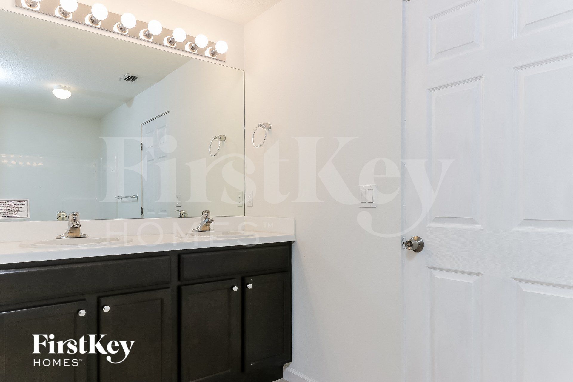 Building Photo - 1682 SW Crawford Ave