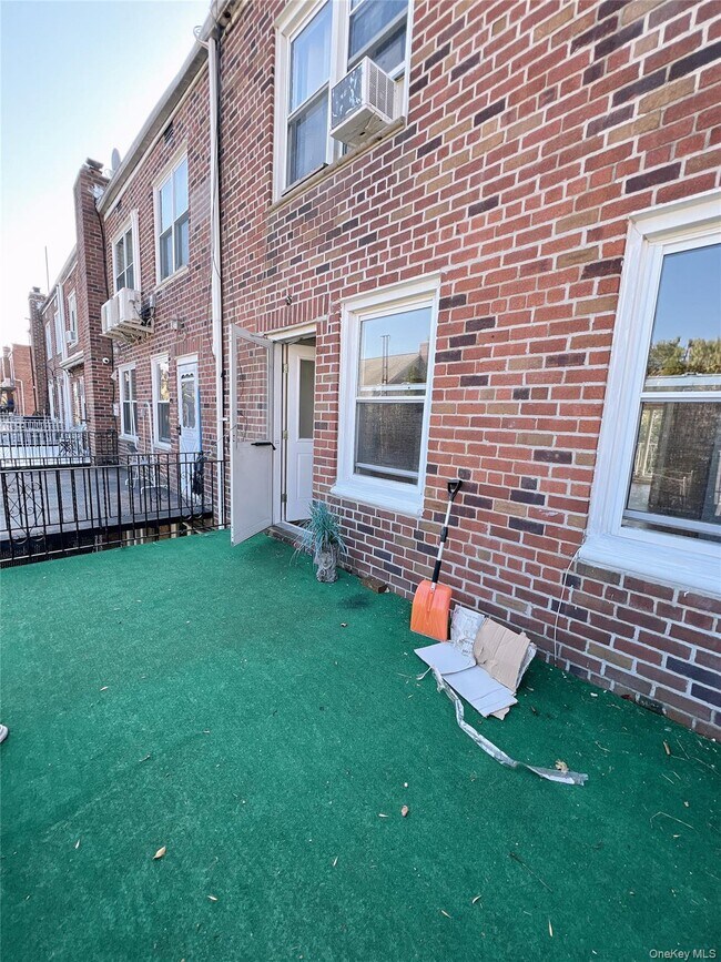 Building Photo - 170-11 Lithonia Ave