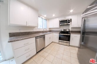 Building Photo - 7758 W 91st St