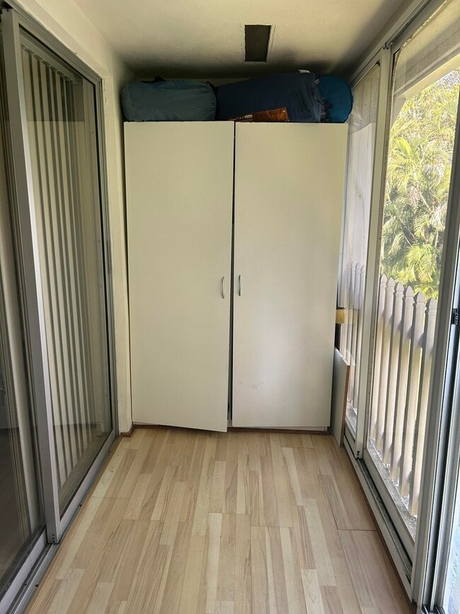 Building Photo - 570 Durham Cir