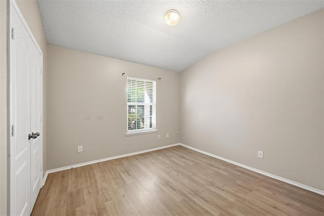 Building Photo - 1665 Crown Point Dr