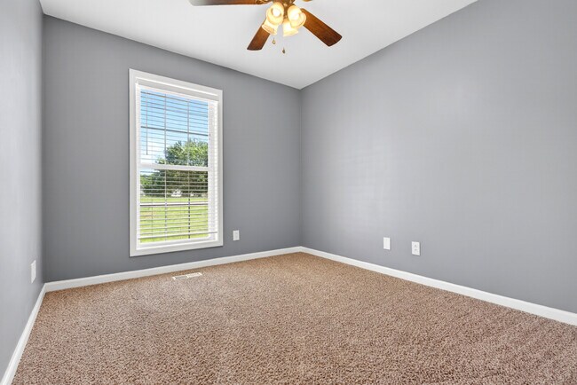 Building Photo - 3364 N Henderson Way