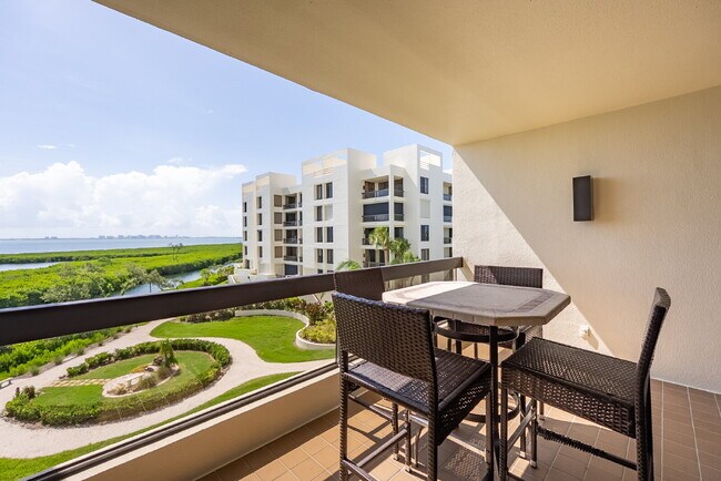 Building Photo - One of Longboat Key’s premier waterfront c...