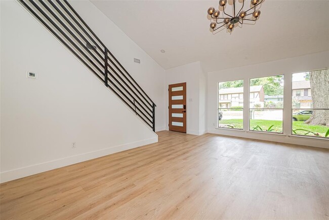 Building Photo - 1306 Briarmead Dr