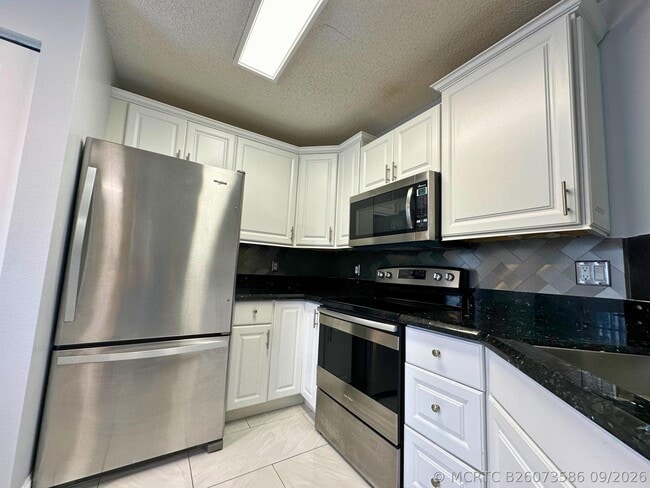 Building Photo - 4747 SW 14th St