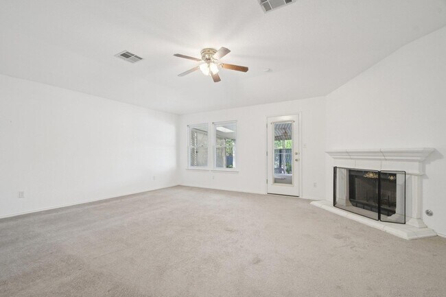 Building Photo - 1300 Leah Ln